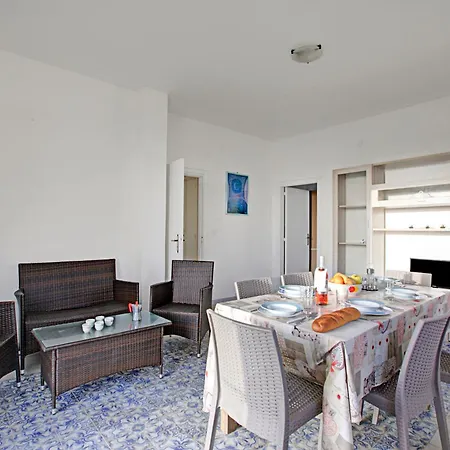 Funny - Happy Apartment *