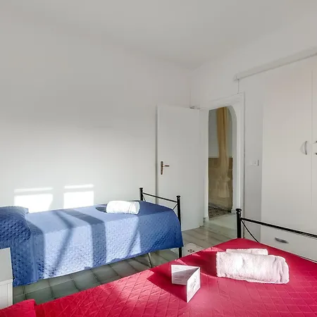 Funny - Happy Apartment
